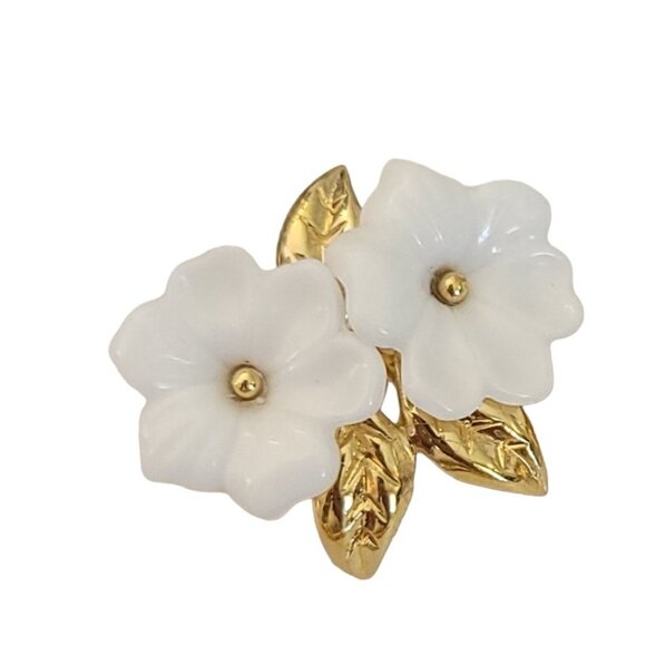 Trifari TM Gold Tone White Daisy Lucite Flower Necklace & Clip-On Earrings K358 - Picture 6 of 10